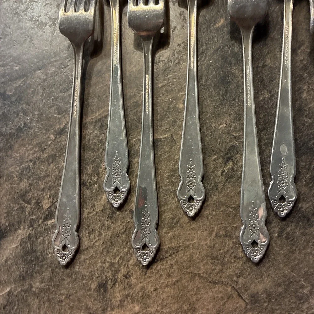 (10) Oneida Prestige Silverplate Dinner  Forks, 1951 Distinction